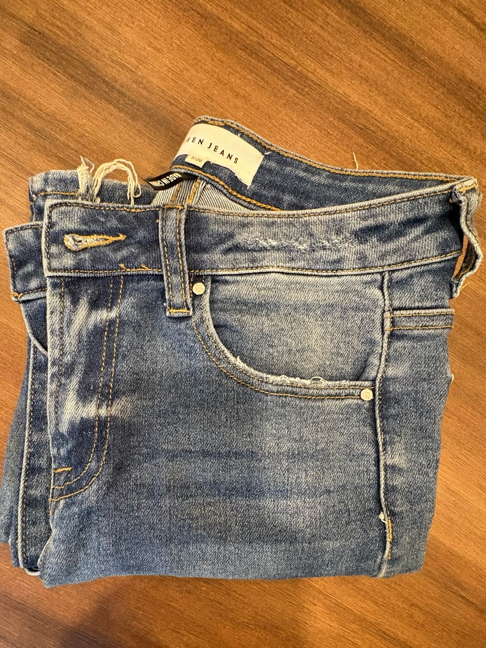RISEN JEANS 
Blue Distressed stretch Denim